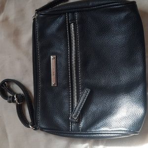 EUC Nine West wristlet